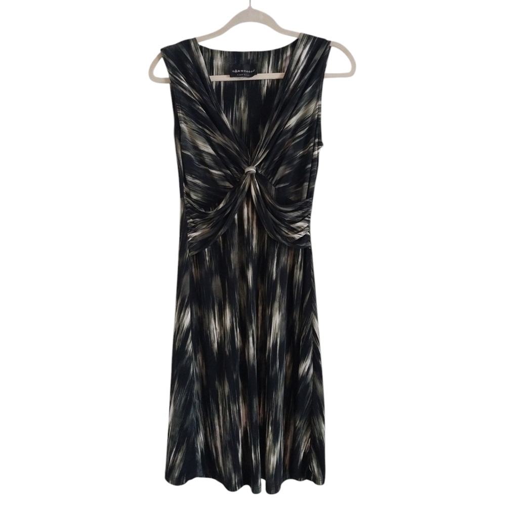 Elegant Green and White Dress Med Connected Apparel
